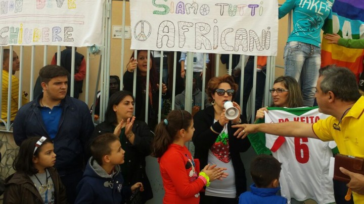 A Camaro, Messina, gli italiani si oppongono alla chiusura di una casa accoglienza